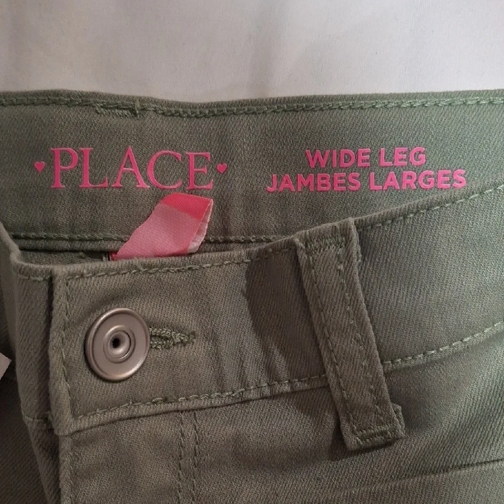 NEW. The Children's Place Olive wide Leg Size 4